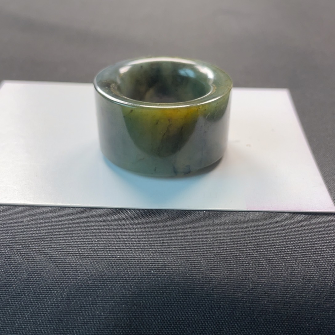 定制翡翠未镶嵌戒指