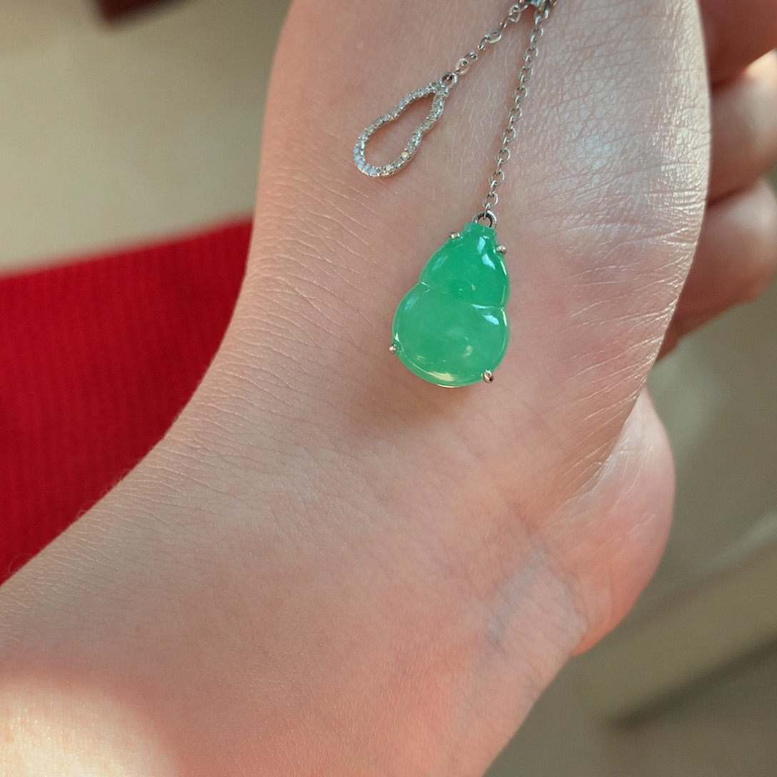 翡翠项链18K金镶嵌葫芦项链