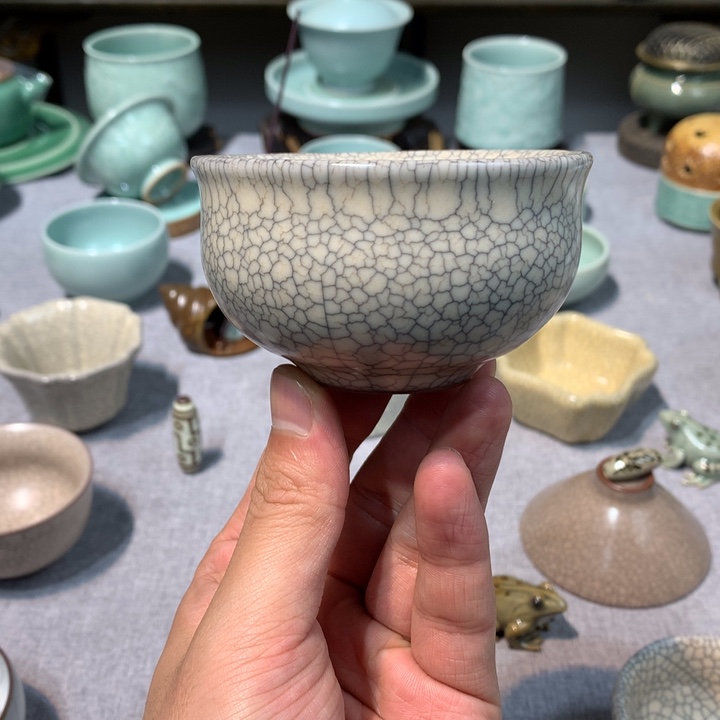 龙泉青瓷传世哥窑白釉