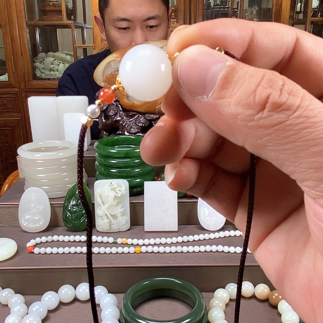 和田玉颈饰未镶嵌