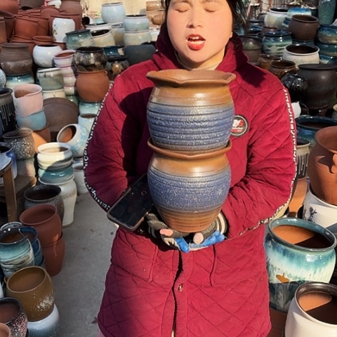 19口20高瑕疵盆子。