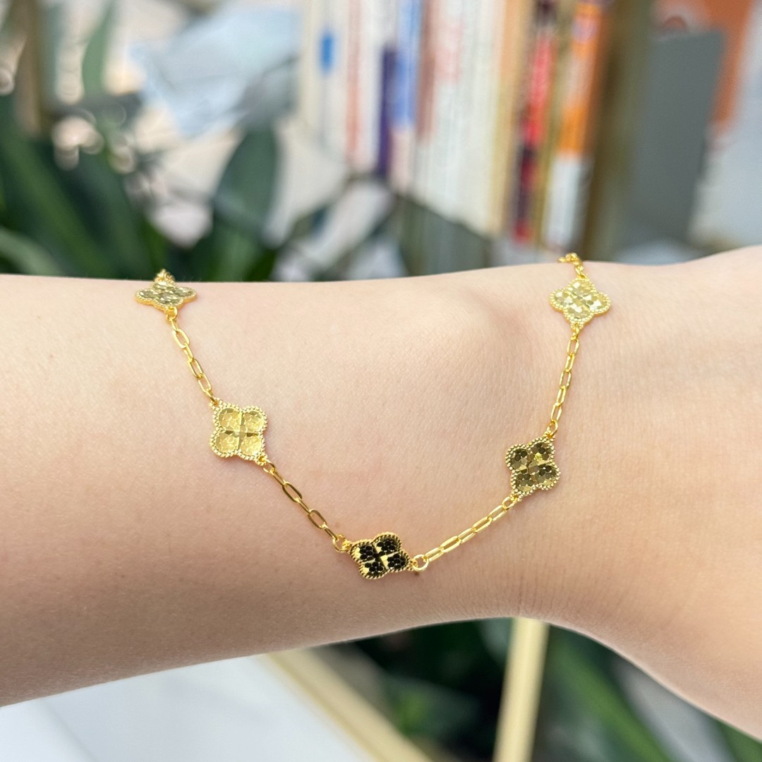 Q【卡8.5鱼鳞四叶草手链】足金999精工5G