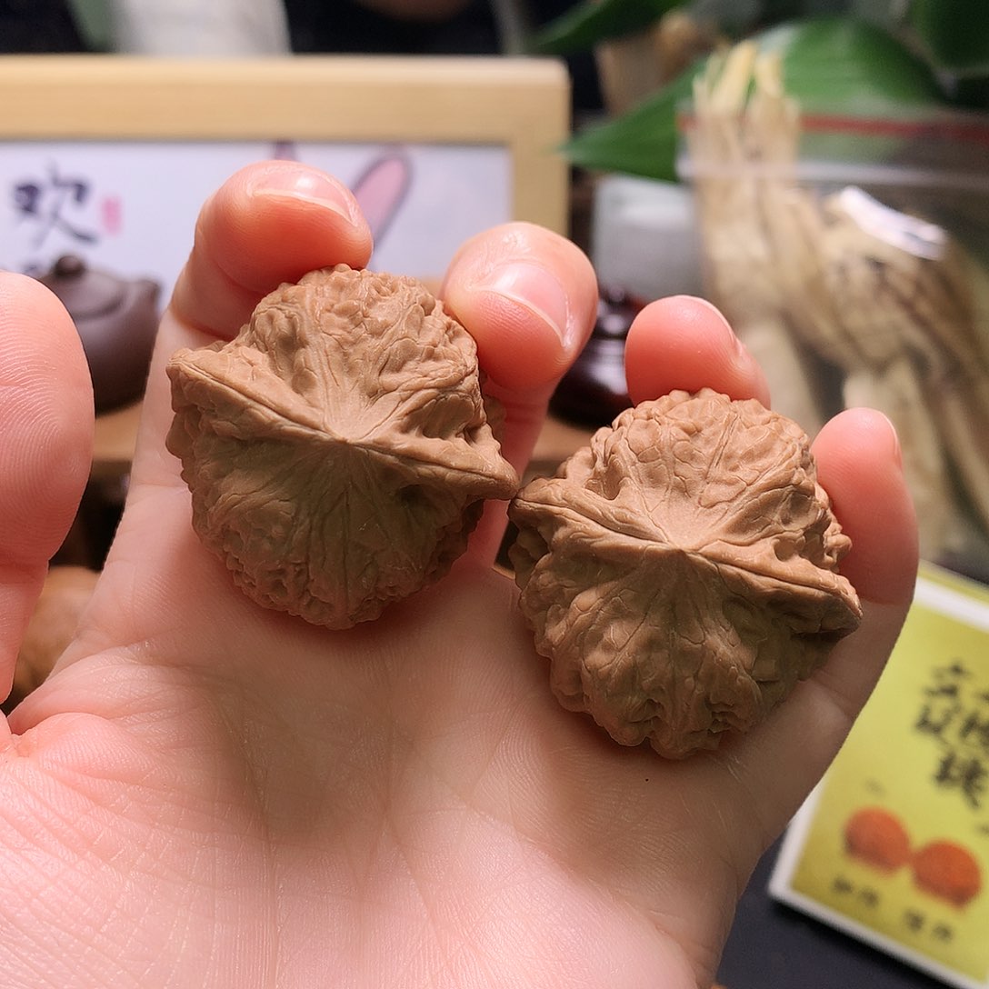 文玩核桃吊坠平谷凹底38