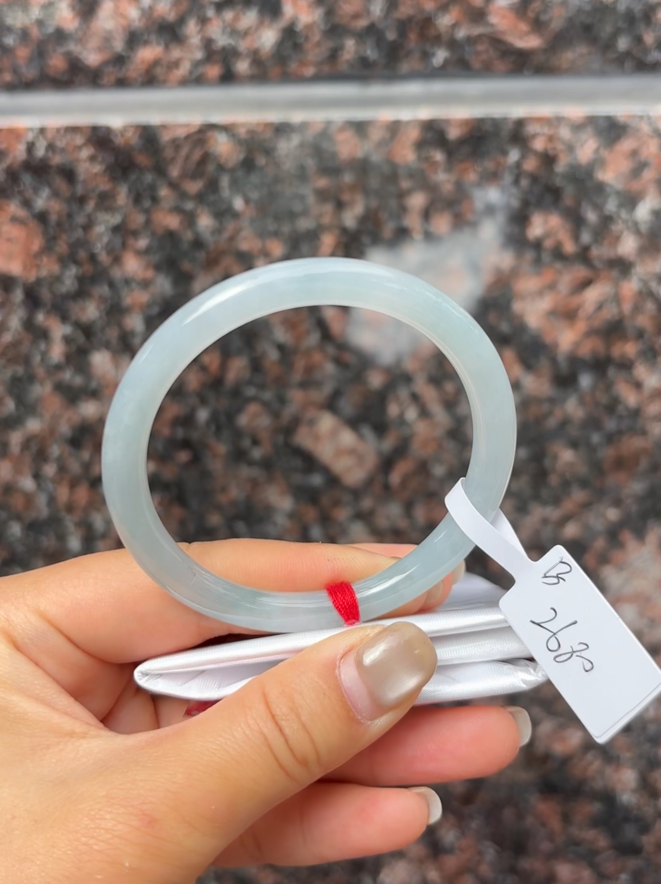 B（上新）推荐冰透圆条五十四点六圈翡翠a货手镯