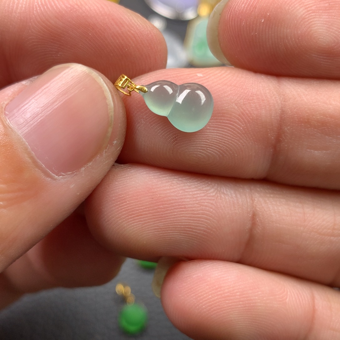 【闪购商品】颈饰18K金镶嵌翡翠翡翠