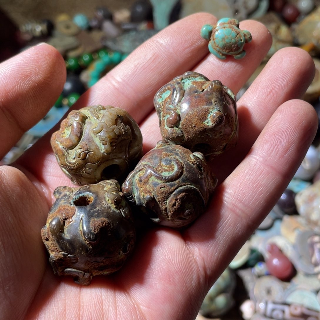 用***9和田玉未镶嵌挂件