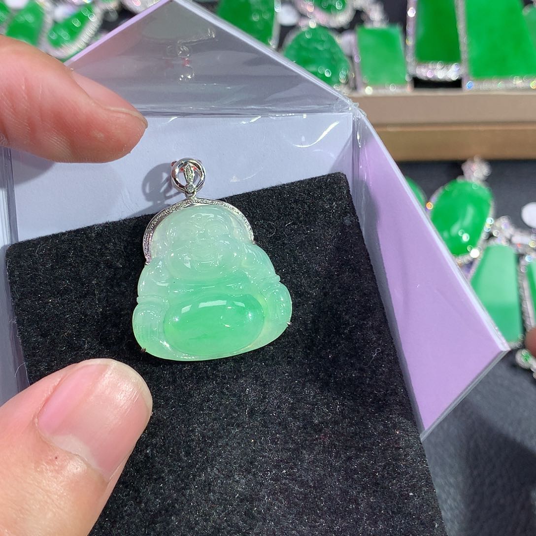 翡翠吊坠(赠链)18K金镶嵌