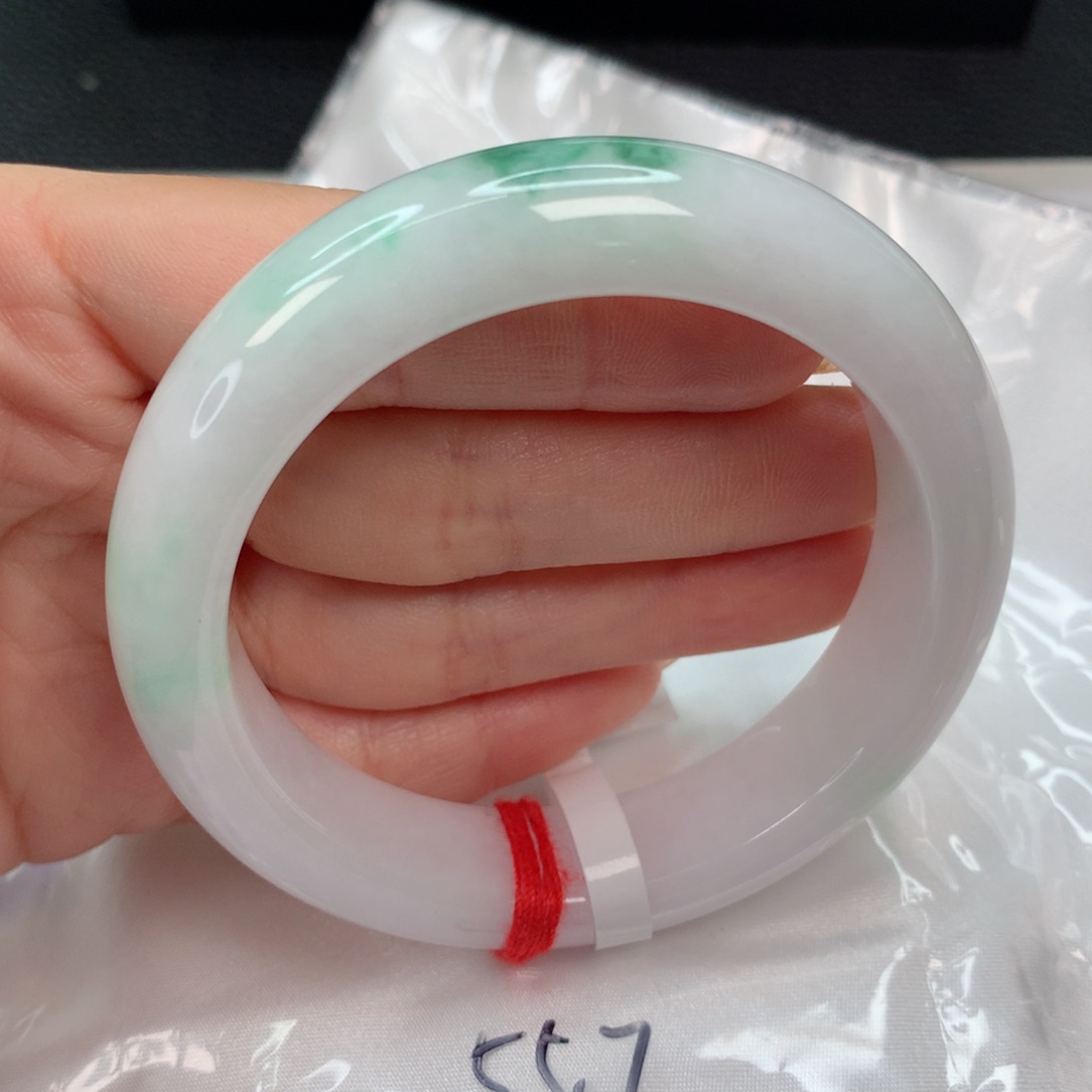 翡翠手镯未镶嵌55-56 白底青