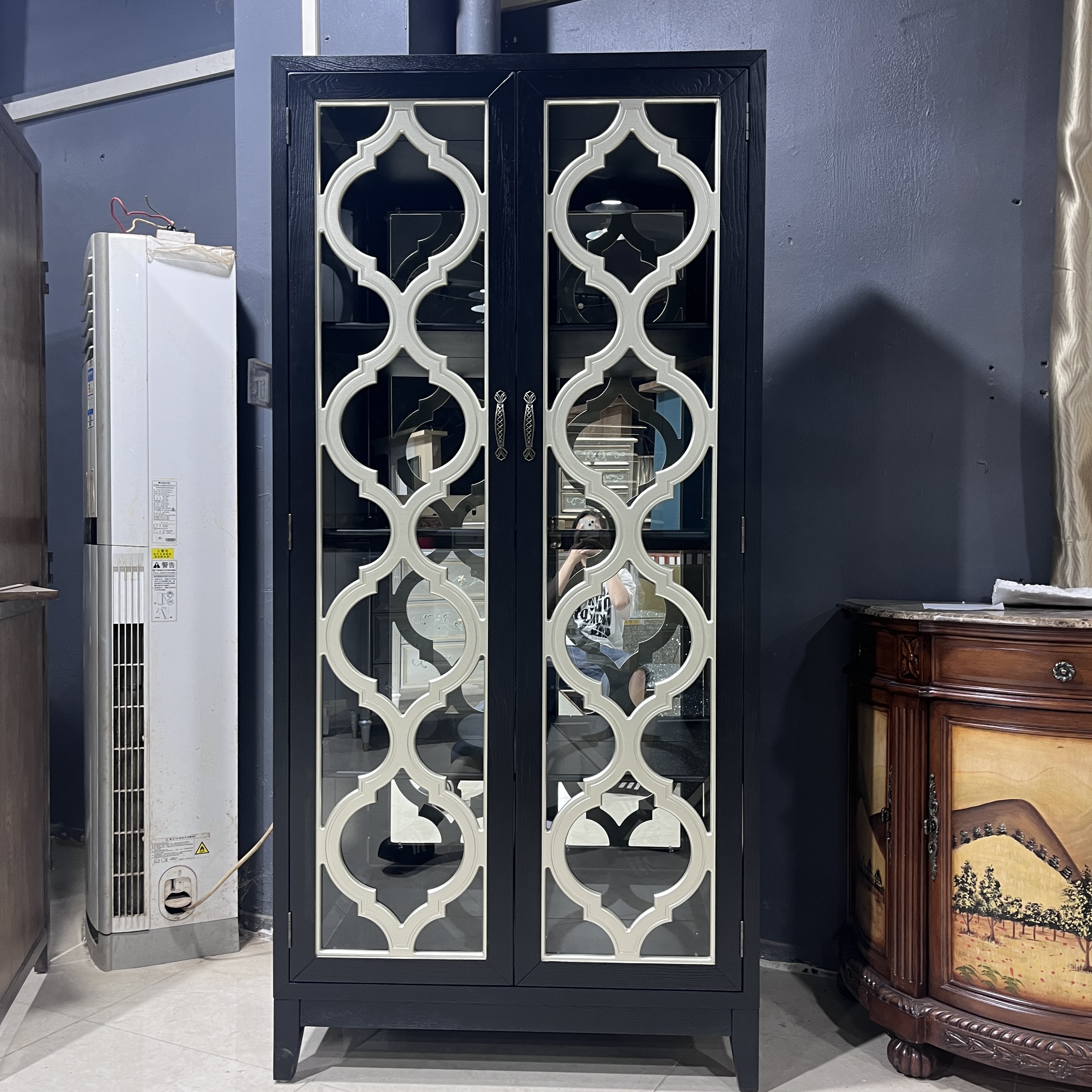 客厅简约餐边柜展示柜家用时尚欧式雕花双门柜子