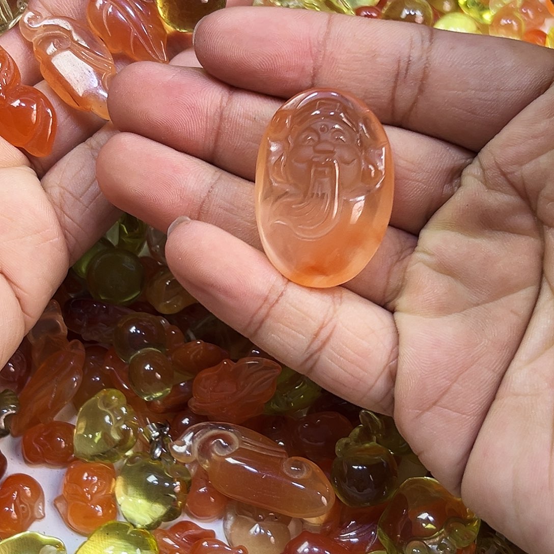 藤***嗲未镶嵌水晶颈饰兔毛
