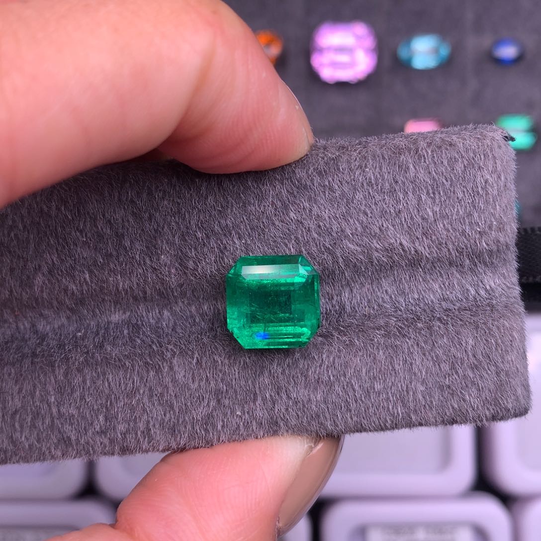 祖母绿裸石未镶嵌4.6ct精品祖母