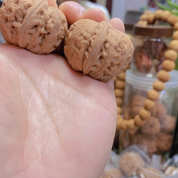 【闪购商品】文玩核桃把件39平谷元宝底黄练手