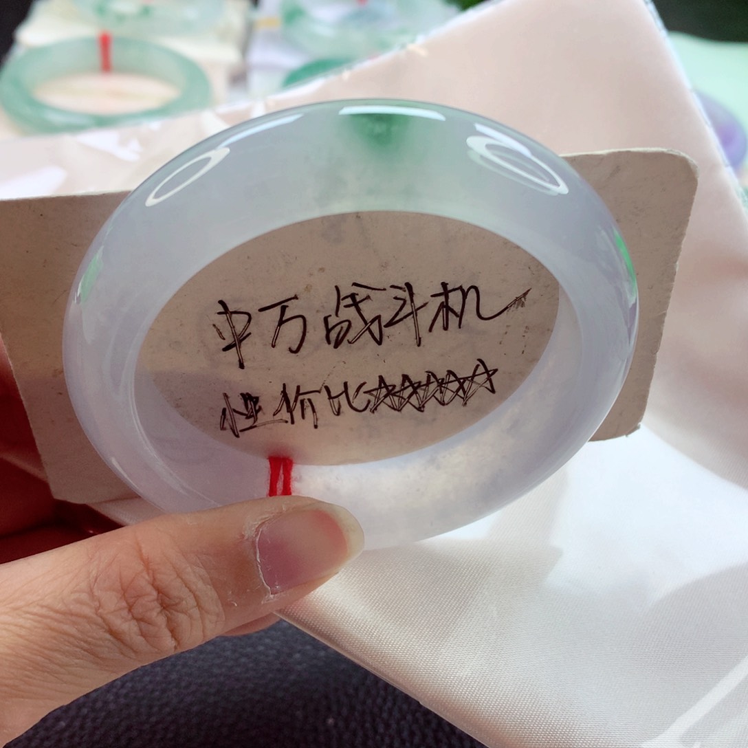 翡翠手镯未镶嵌55.8宽边起胶飘绿花A