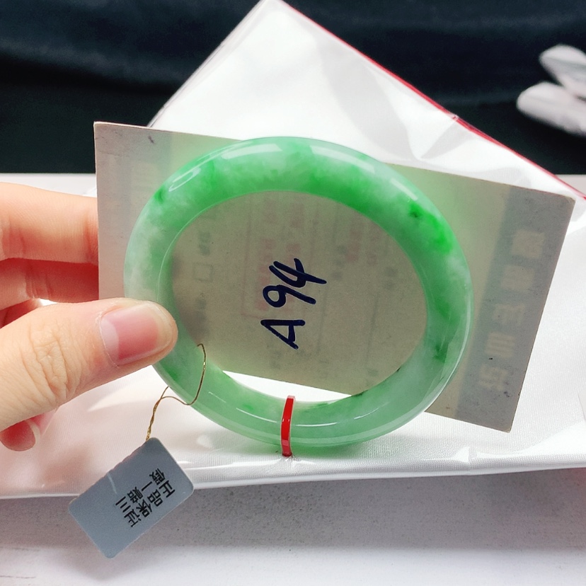 【闪购商品】翡翠手镯未镶嵌天然缅甸a货手镯52+