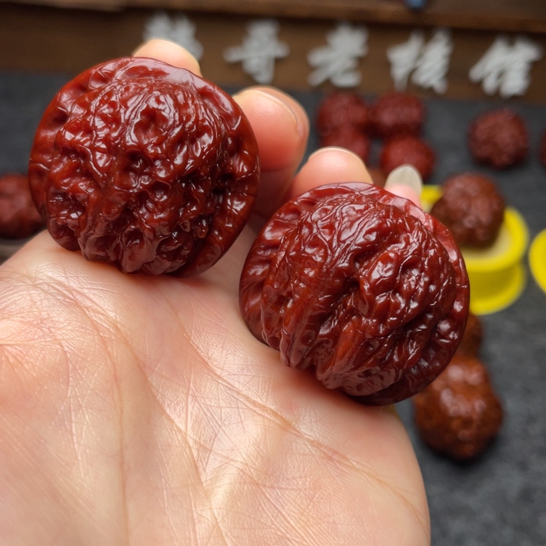 痞****文玩核桃吊坠文玩核桃 手把件 血麒麟 36