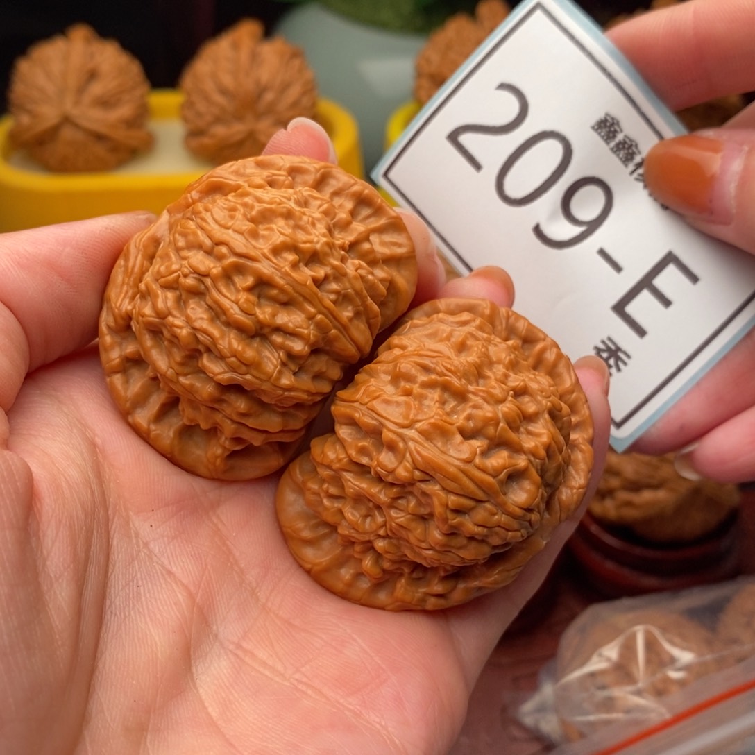 文玩核桃把件白狮45