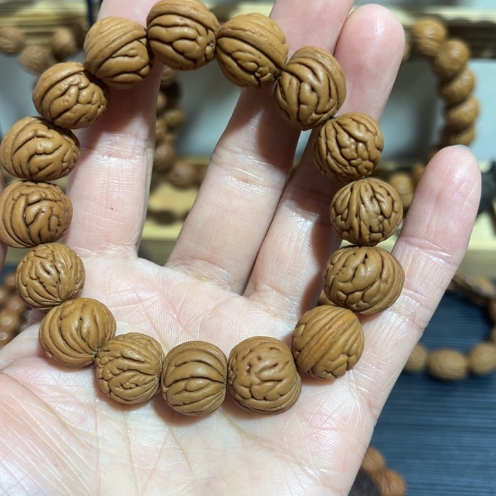 王***萍精品手串制作工艺精美