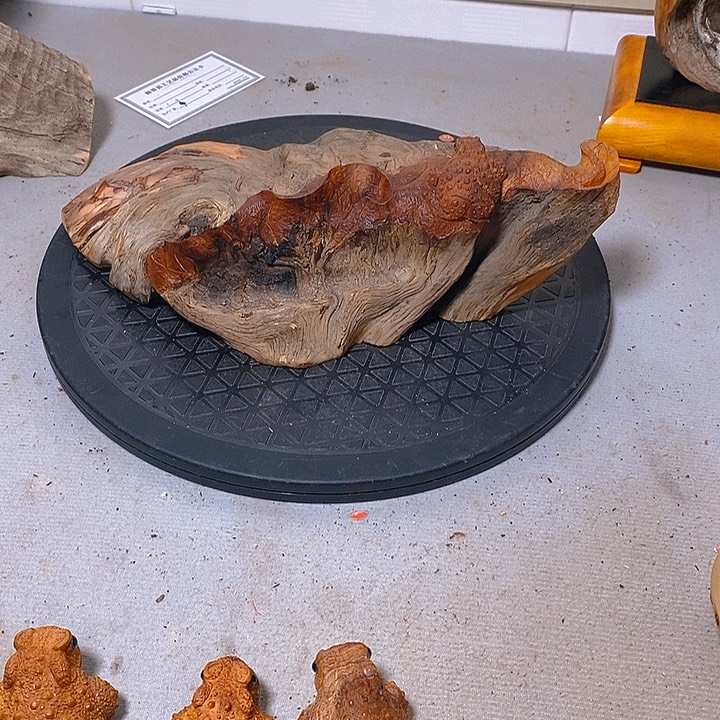 柏木（崖柏）车****品太行大峡谷崖柏