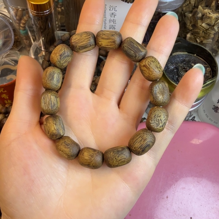 自***身沉香沉香碎屑莺歌绿奇楠1.1随形枣珠11.5克