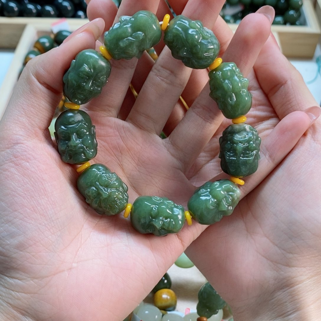 透闪石质玉手链未镶嵌最***！