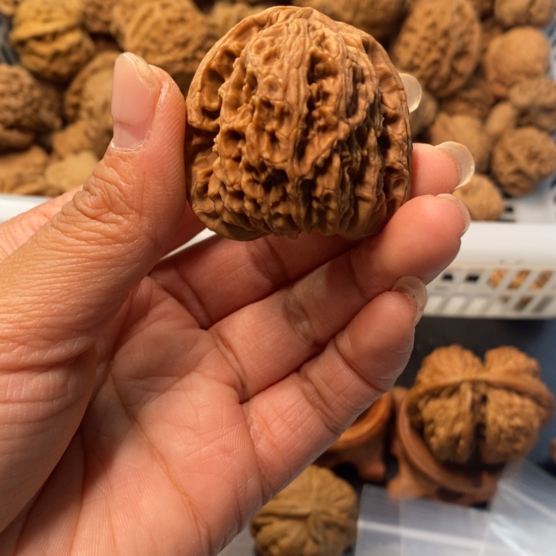 清***月文玩核桃吊坠南疆