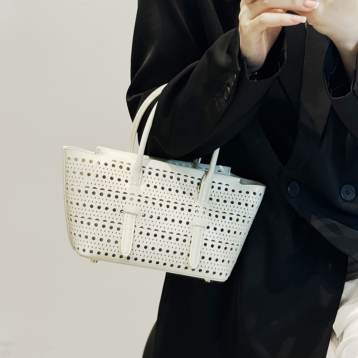 镂空真皮女包头层牛皮单肩斜挎腋下白色包包手提包真皮包