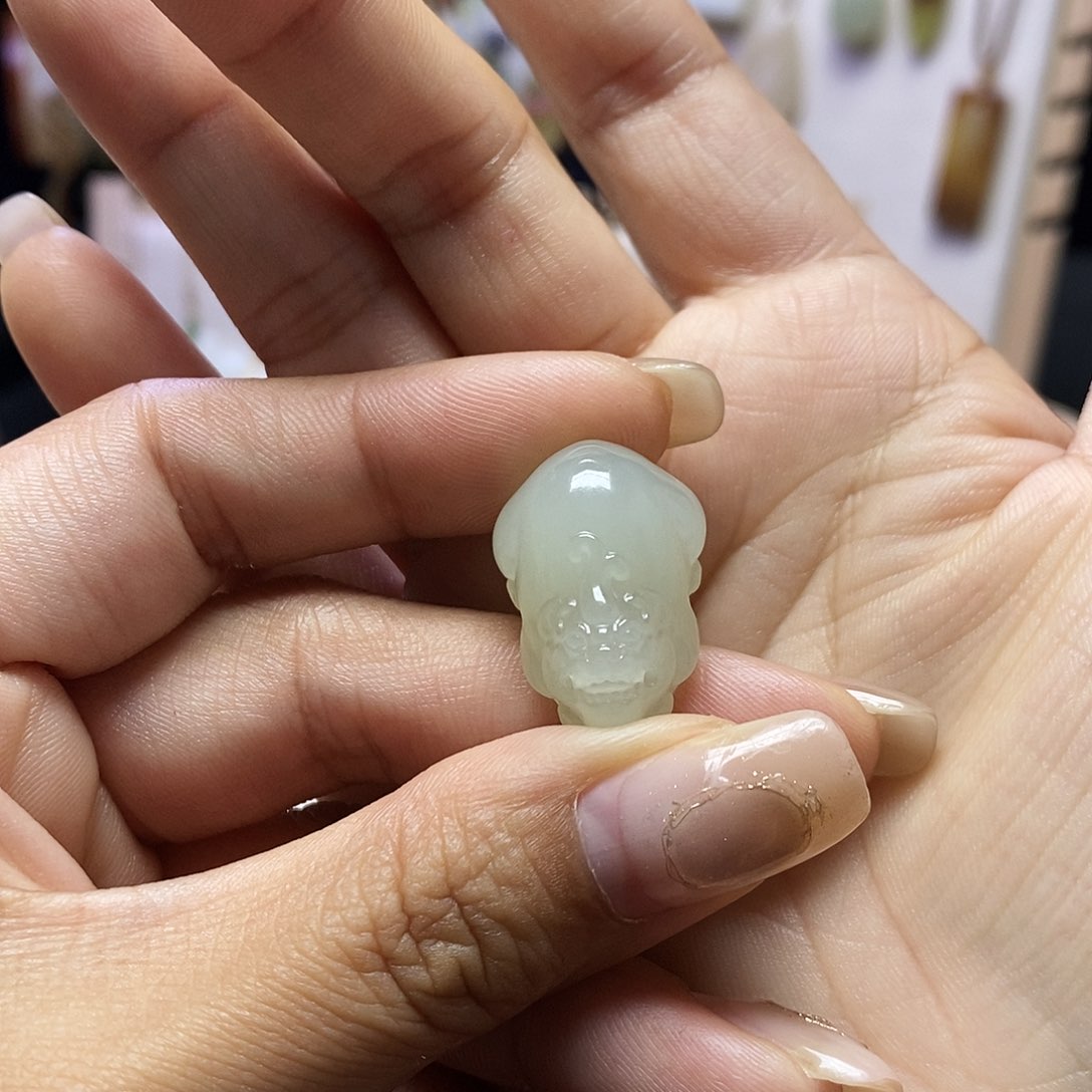 颈饰未镶嵌和田玉雯*