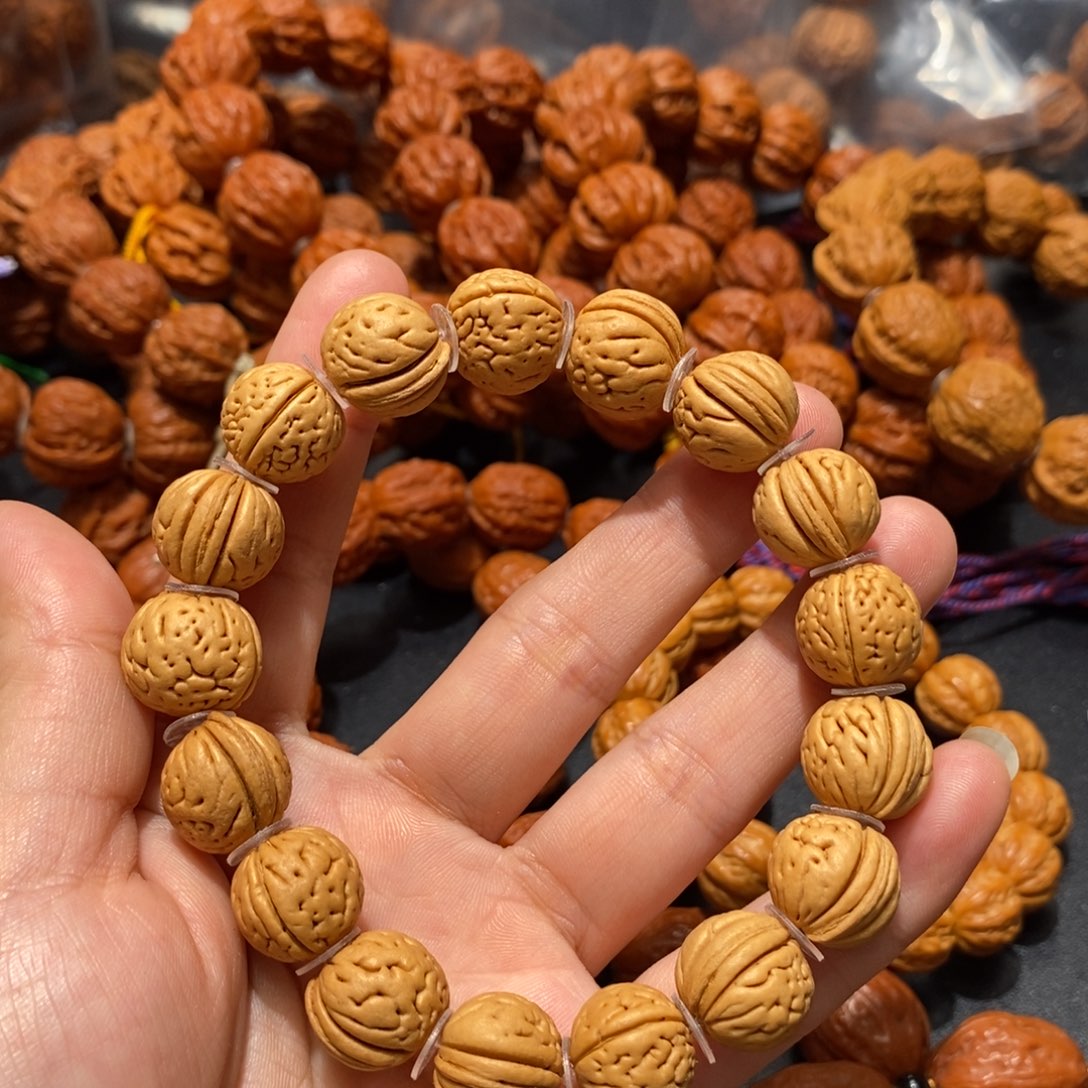 木质类桃核小尺寸手串