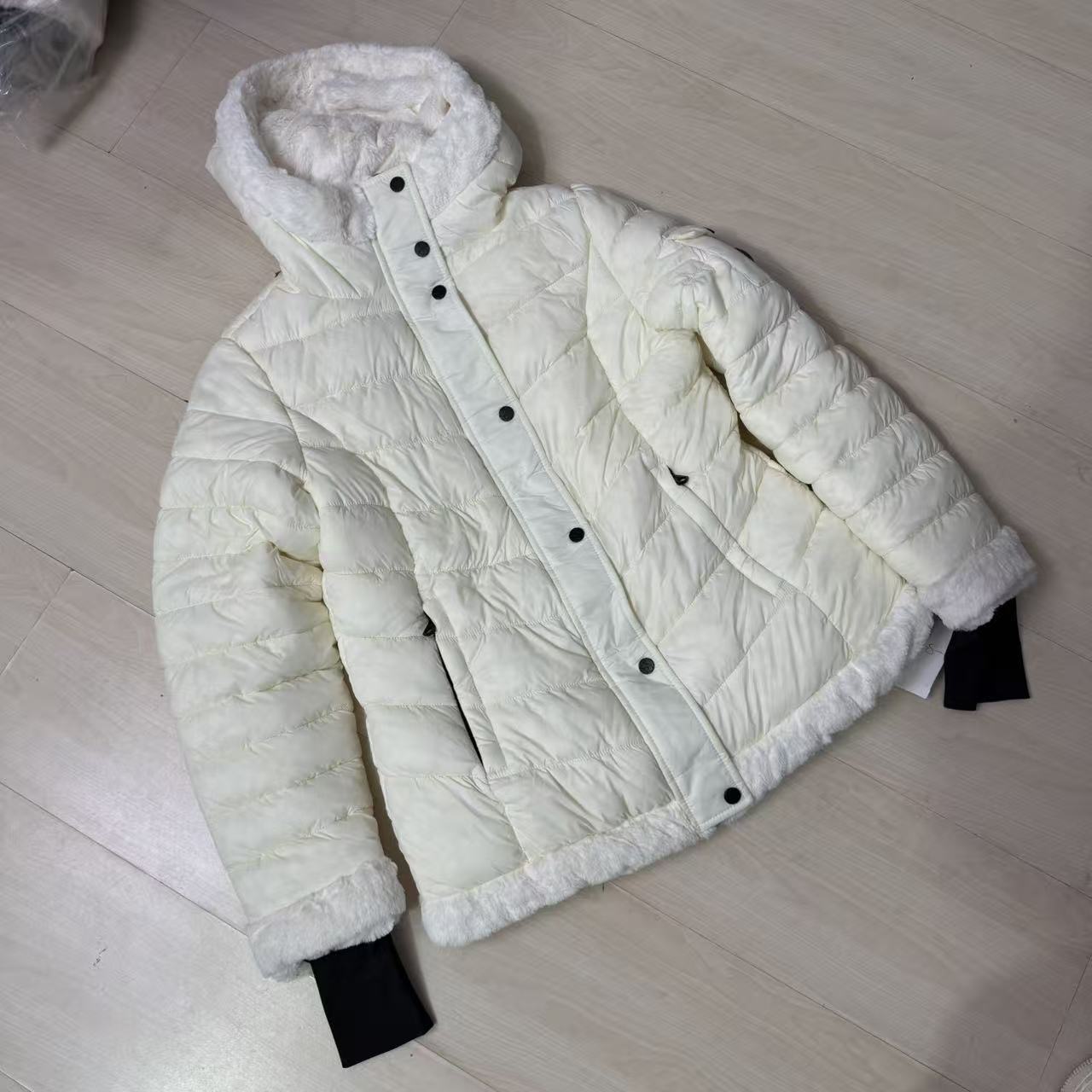 24465女款连帽加厚棉衣