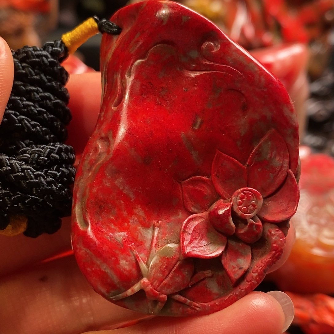 昌化鸡血石Q**华挂件
