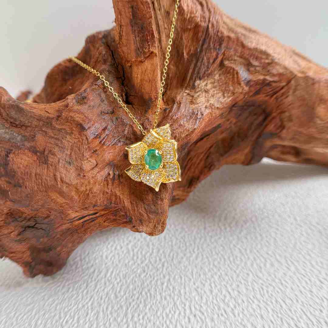 ZBZMDLBL372-天然祖母绿吊坠（主石约80分左右）