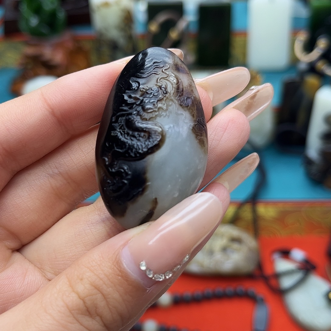 和田玉未镶嵌车挂