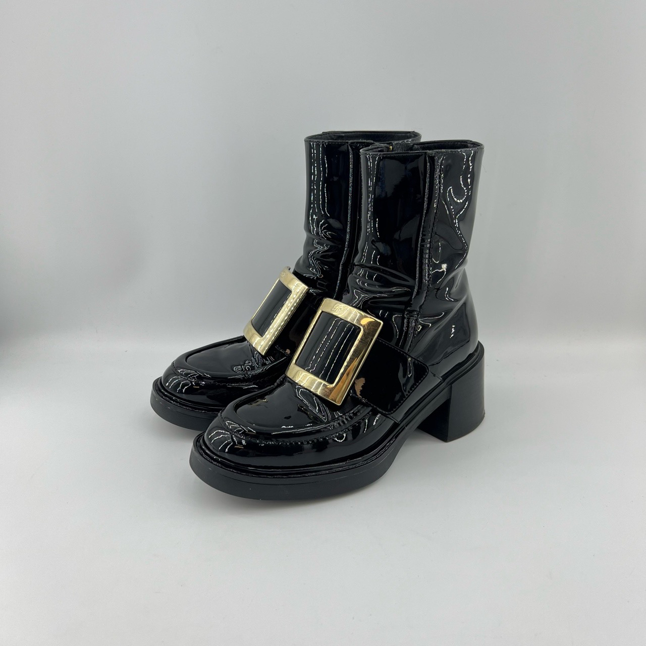 95新 Roger Vivier/罗杰·维威耶  34.5码/漆皮短靴/10703041