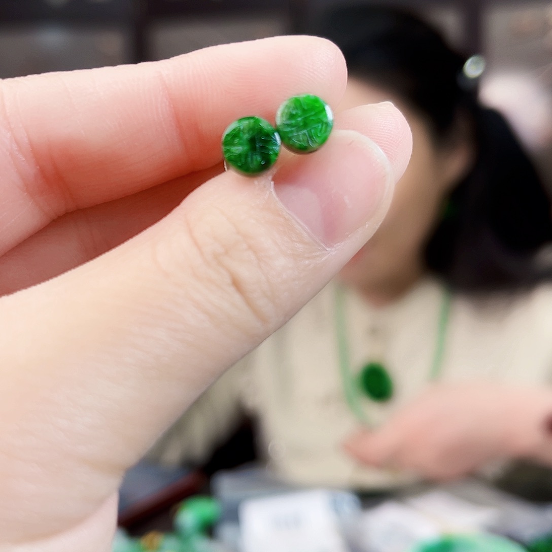 翡翠颈饰18K金镶嵌耳饰