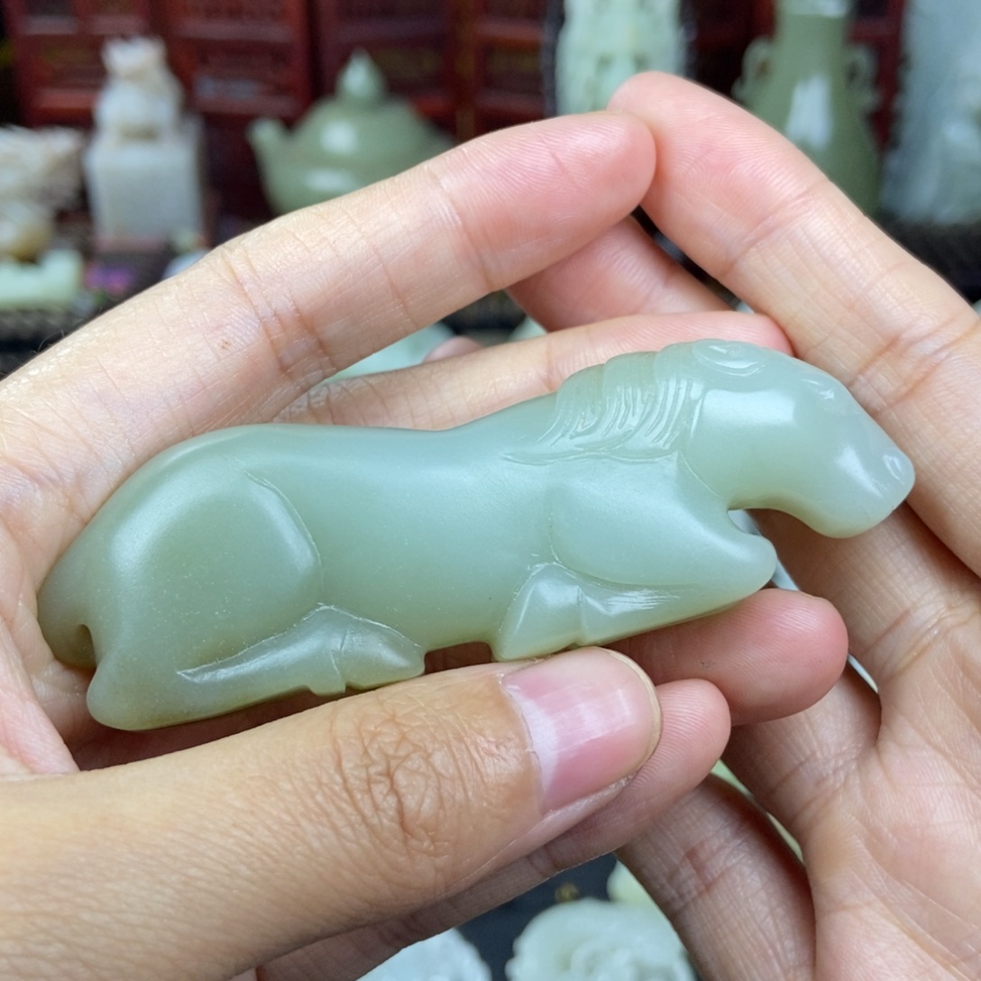 和田玉未镶嵌把件