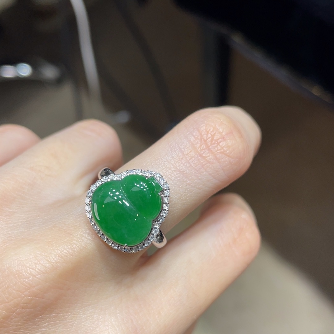 翡翠颈饰18K金镶嵌天然缅甸翡翠a货