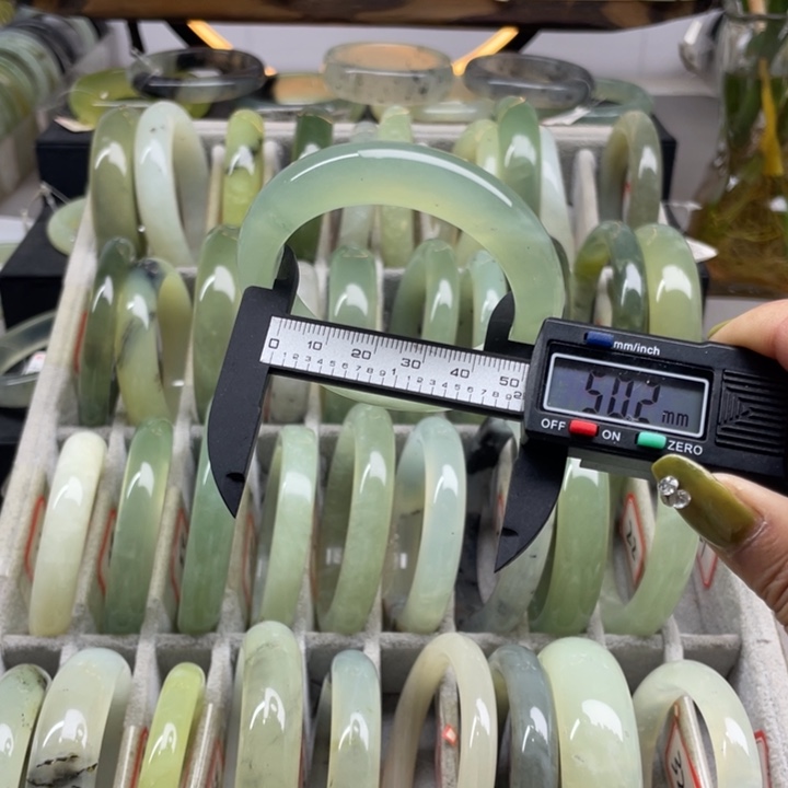 蛇纹石玉手镯未镶嵌21