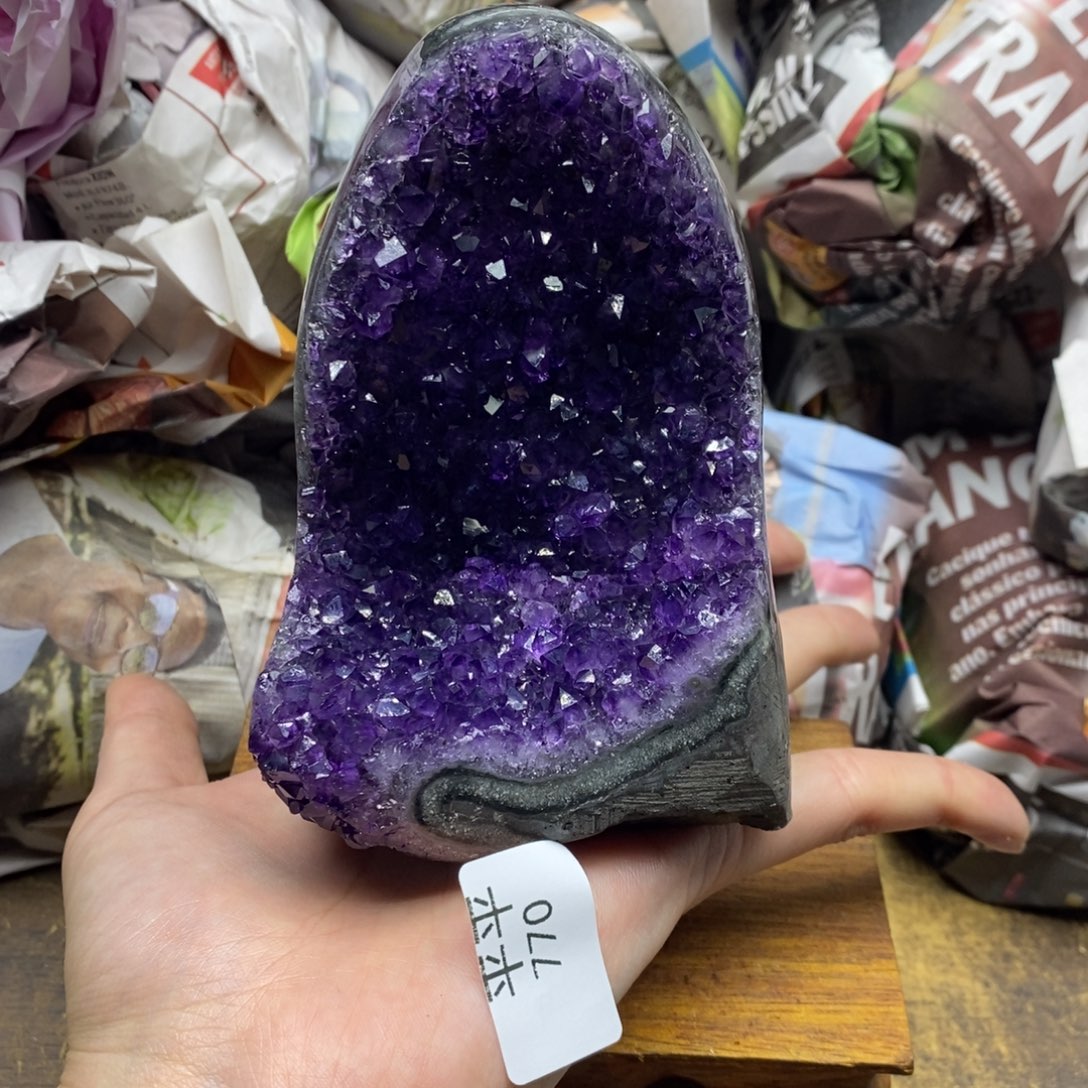 紫晶乌拉圭未镶嵌