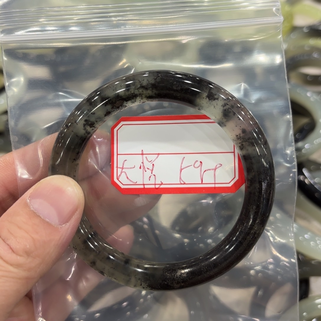 蛇纹石玉手镯未镶嵌魅****悦