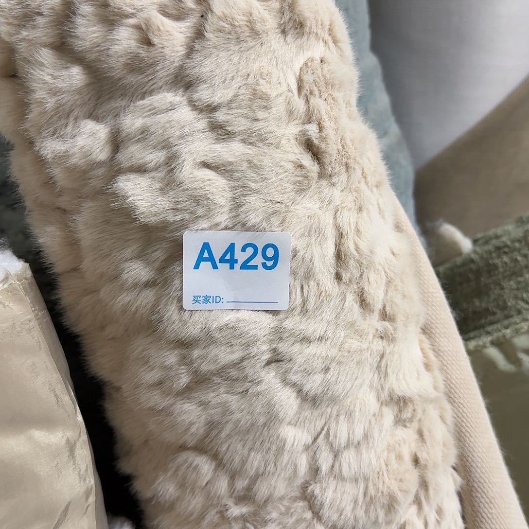 卡色立体雕花爱心兔貂30元2米429