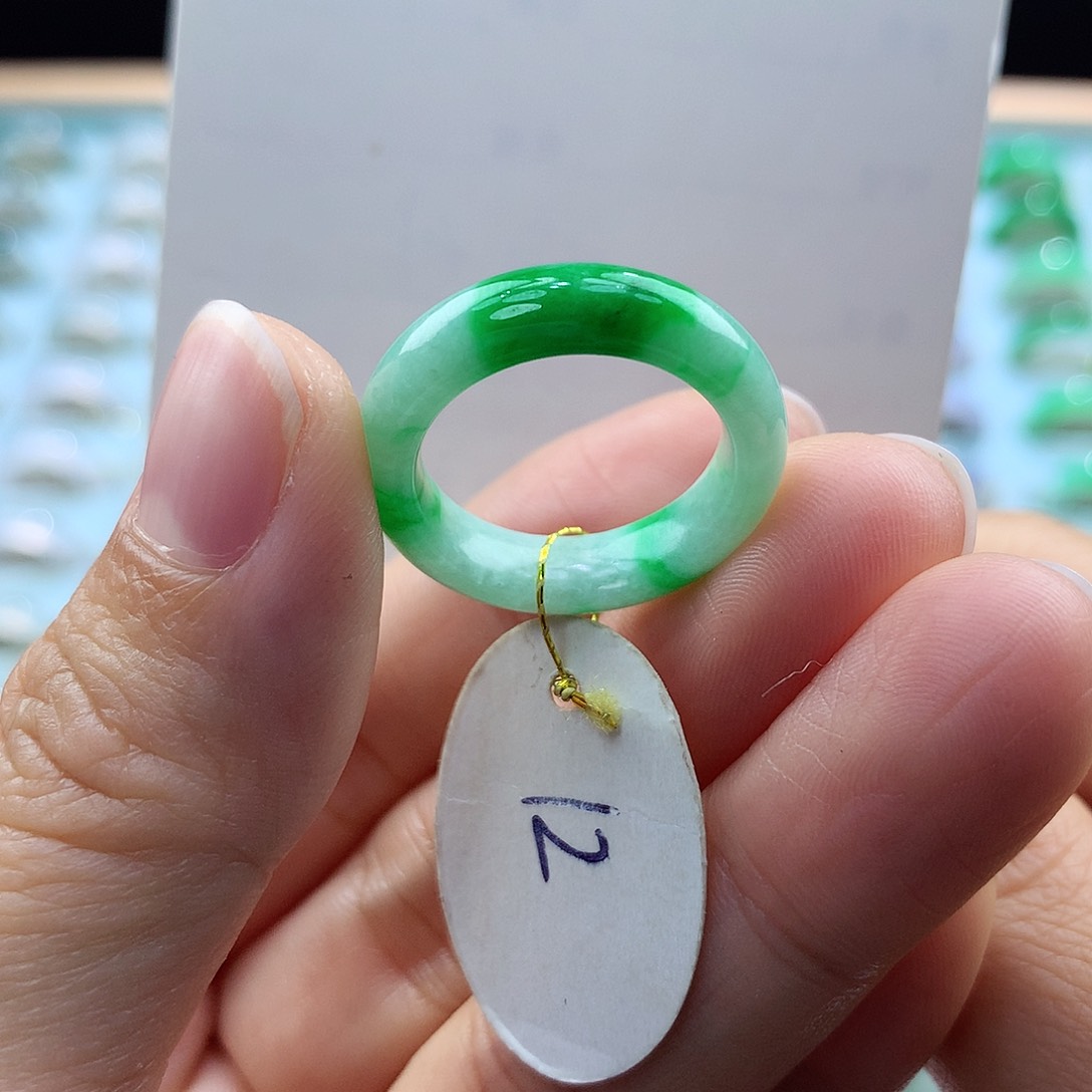 翡翠戒指未镶嵌12圈