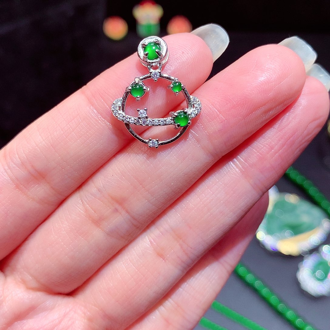 【闪购商品】翡翠吊坠(不含链)未镶嵌