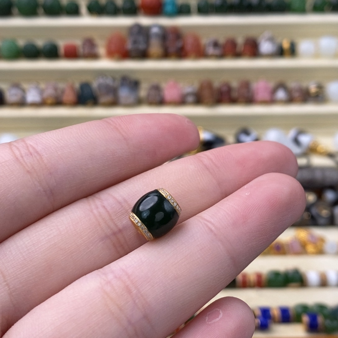 和田玉18K金镶嵌颈饰