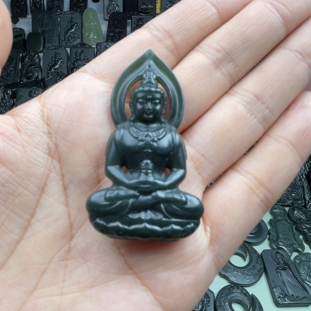 颈饰未镶嵌和田玉