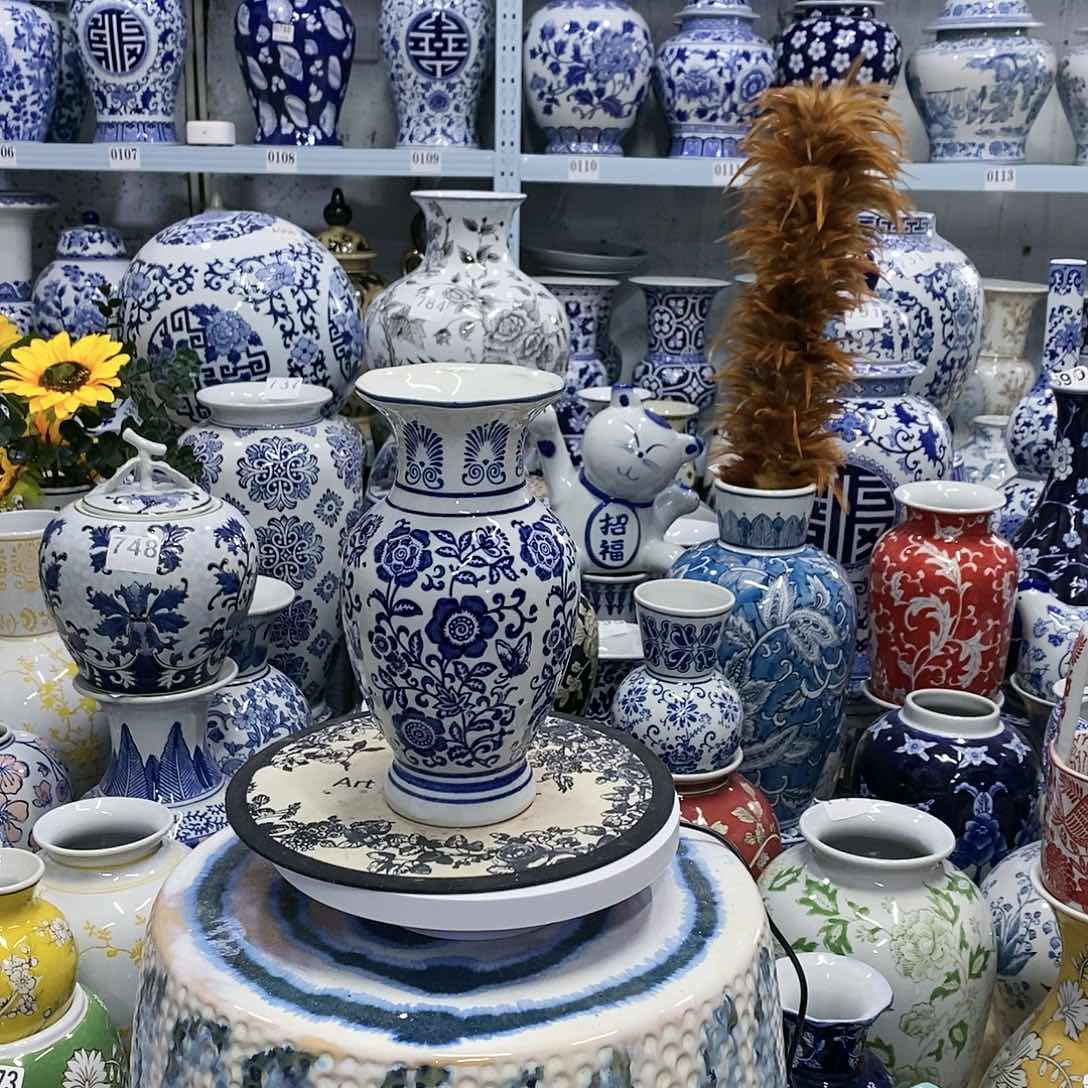 【闪购商品】摆件鱼尾瓶瓷器摆件………………………………