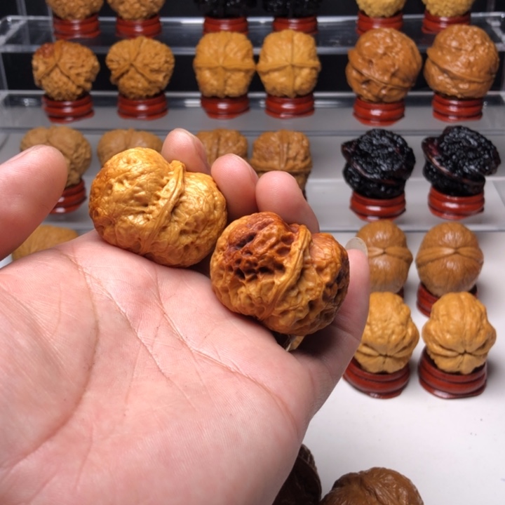 桃核把件14香妃元宝