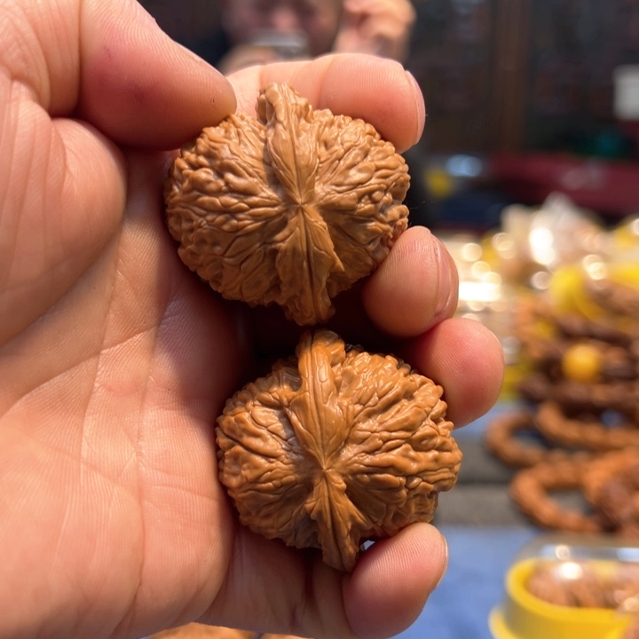 文玩核桃把件白狮子头