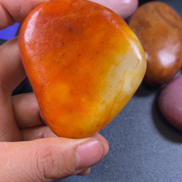 和田玉未镶嵌珠宝奇石