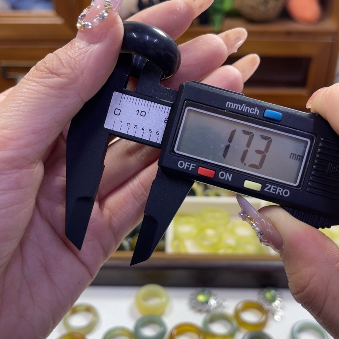 蛇纹石玉未镶嵌手镯132