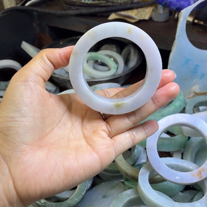 苗***妹定制翡翠未镶嵌54正圈